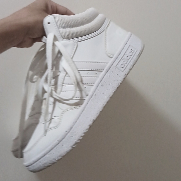 Adidas - Picture 3 of 5